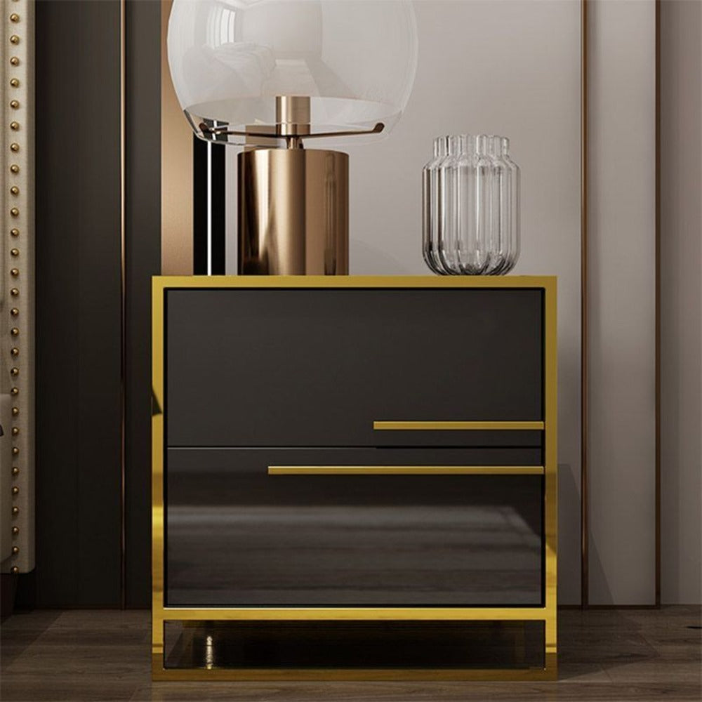 Modern bedside table ; Minimalist nightstand ; Bedside storage cabinet ;Glossy night table ; Bedroom furniture ; Nightstand with drawers ; Functional bedside organizer ; Contemporary bedside table ; Luxury nightstand ; Stylish bedroom storage ; Modern furniture design
طاولة بجانب السرير عصرية; طاولة بجانب السرير بسيطة ; خزانة تخزين بجانب السرير ;طاولة بجانب السرير لامعة ; أثاث غرفة النوم ; طاولة بجانب السرير بأدراج ; منظم بجانب السرير عملي ; طاولة بجانب السرير