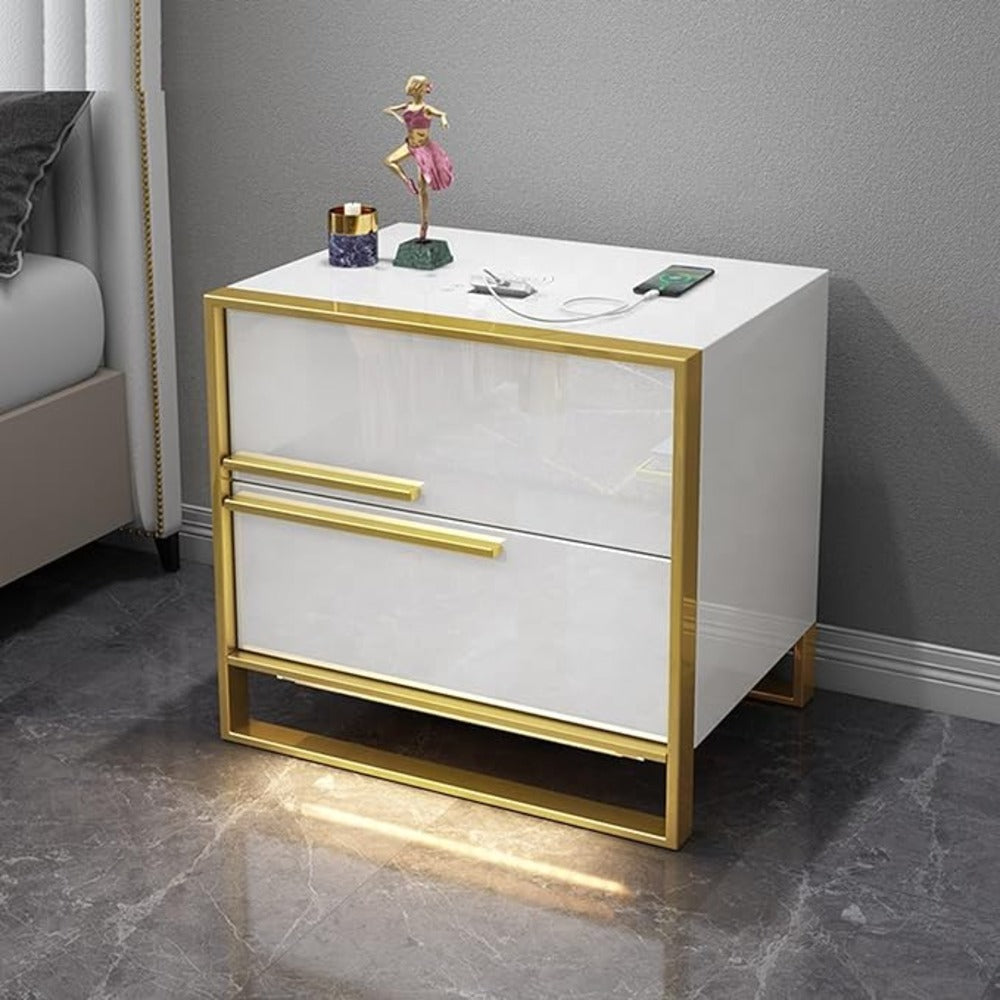 Modern bedside table ; Minimalist nightstand ; Bedside storage cabinet ;Glossy night table ; Bedroom furniture ; Nightstand with drawers ; Functional bedside organizer ; Contemporary bedside table ; Luxury nightstand ; Stylish bedroom storage ; Modern furniture design
طاولة بجانب السرير عصرية; طاولة بجانب السرير بسيطة ; خزانة تخزين بجانب السرير ;طاولة بجانب السرير لامعة ; أثاث غرفة النوم ; طاولة بجانب السرير بأدراج ; منظم بجانب السرير عملي ; طاولة بجانب السرير