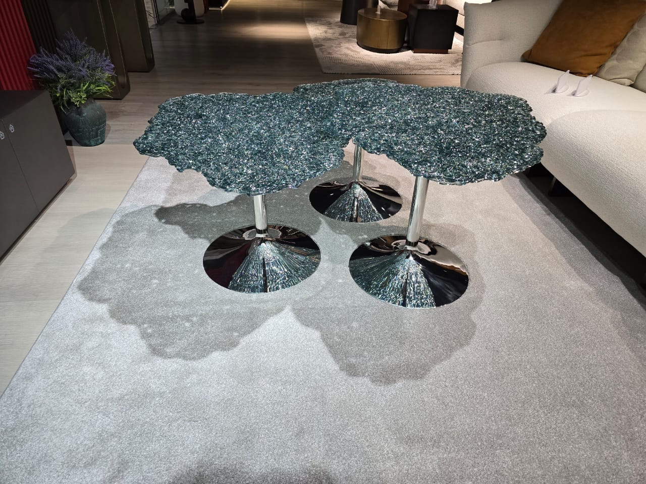 Modern accent tables - Ripple acrylic tables - Contemporary coffee tables - Designer side tables -Shimmering acrylic furniture -Luxury living room decor - Unique acrylic furniture - Decorative side tables - Sculptural furniture pieces - Sleek stainless steel tables - Statement furniture for homes
طاولات حديثة مميزة - طاولات أكريليك متموجة - طاولات قهوة معاصرة - طاولات جانبية مصممة - أثاث أكريليك لامع - ديكور غرفة معيشة فاخرة - أثاث أكريليك فريد من نوعه - طاولات جانبية مزخرفة - قطع أثاث منحوتة - طاولات أنيقة