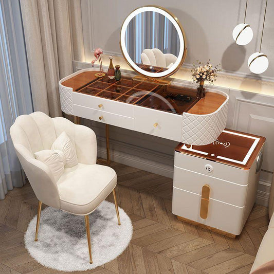 Shop dressing tables with mirrors for a chic and organized space. Ideal for modern interiors. UAE-wide shipping